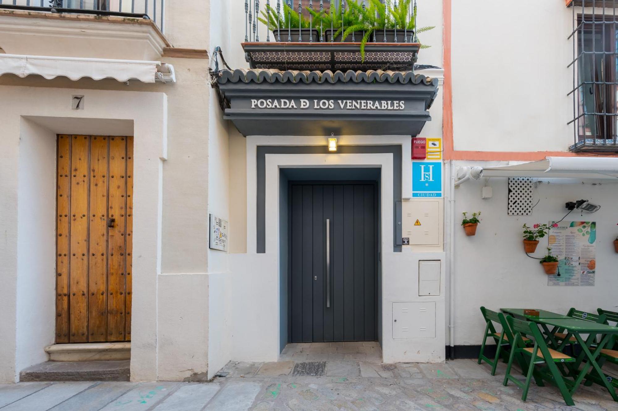 Posada De Los Venerables Sevilla Exteriör bild